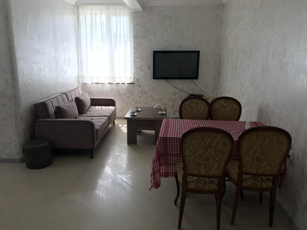 Nani'S Sweet Home Batumi Zewnętrze zdjęcie